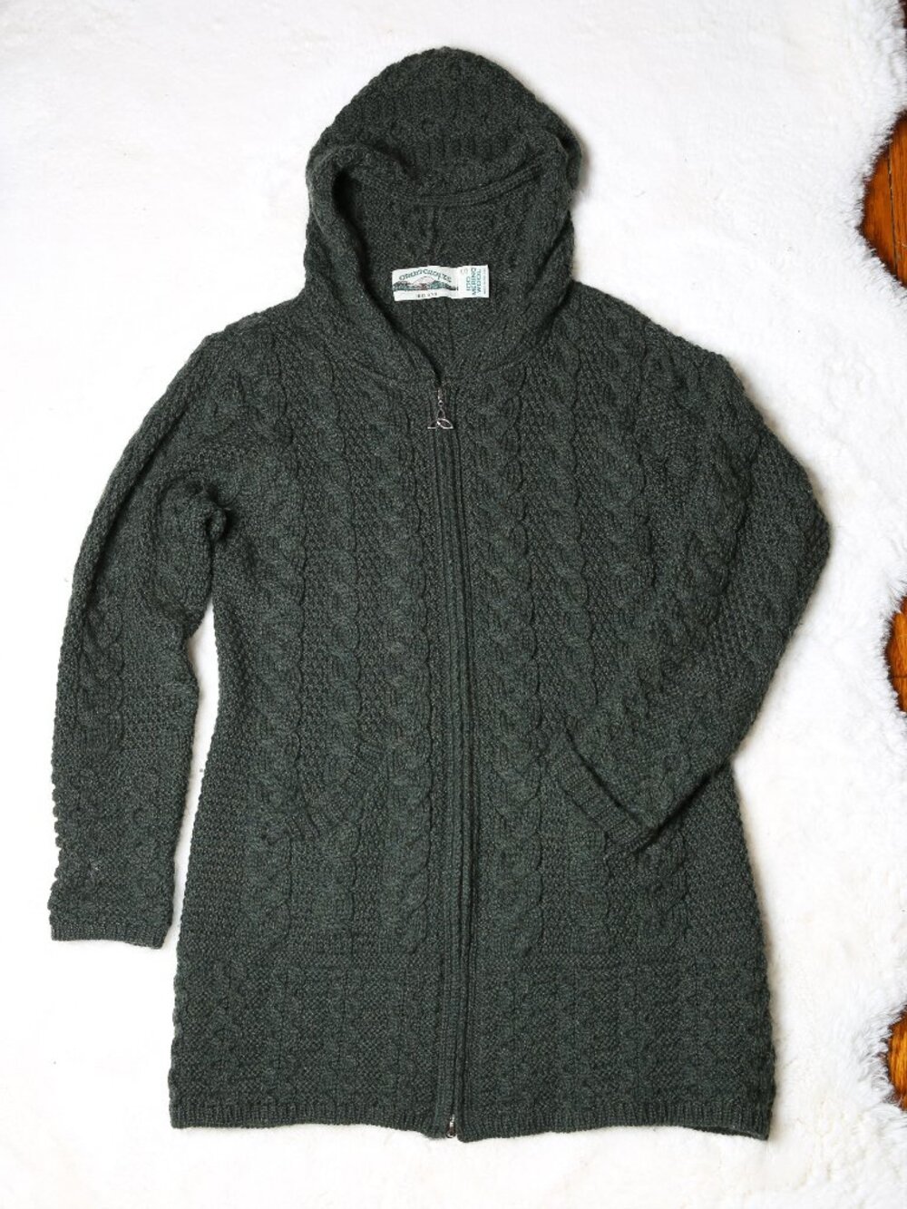 ARAN 100% Merino Wool Hooded Cable-Knit Coat with Celtic Knot Zipper | Size S